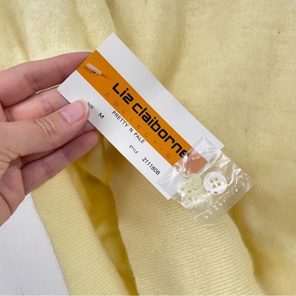 Vintage Liz Claiborne Yellow Lambswool & Angora Blend Short Sleeve Sweater M - Picture 8 of 8